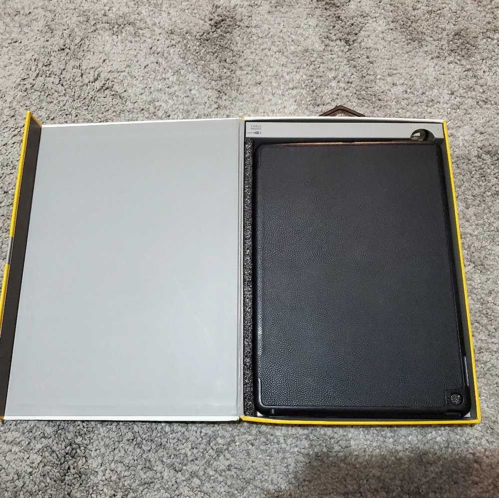 Tablet keyboard case